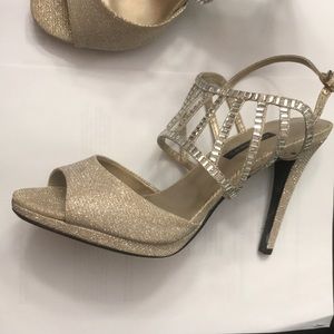 Caparros Paris Gold/Silver heels